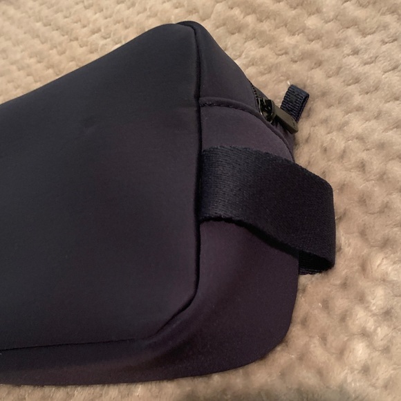 Dior Navy Blue Toiletry Bag - Picture 7 of 10